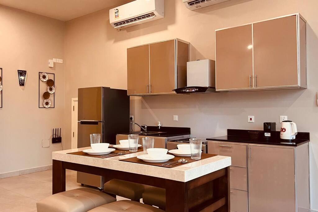 One Guest Place 2Bhk Apartments Near The Beach Muscat Exterior photo